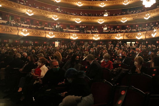 The Liceu audience at 50% capacity, before the opening night performance of 'La Traviata', December 14, 2020 (by Pau Cortina) 